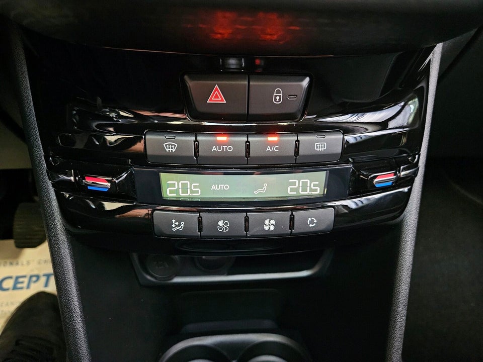 Peugeot 208 1,5 BlueHDi 100 Prestige Sky 5d