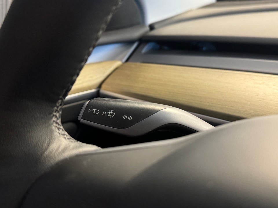 Tesla Model Y RWD 5d