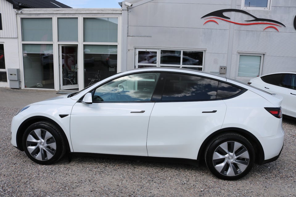 Tesla Model Y RWD 5d