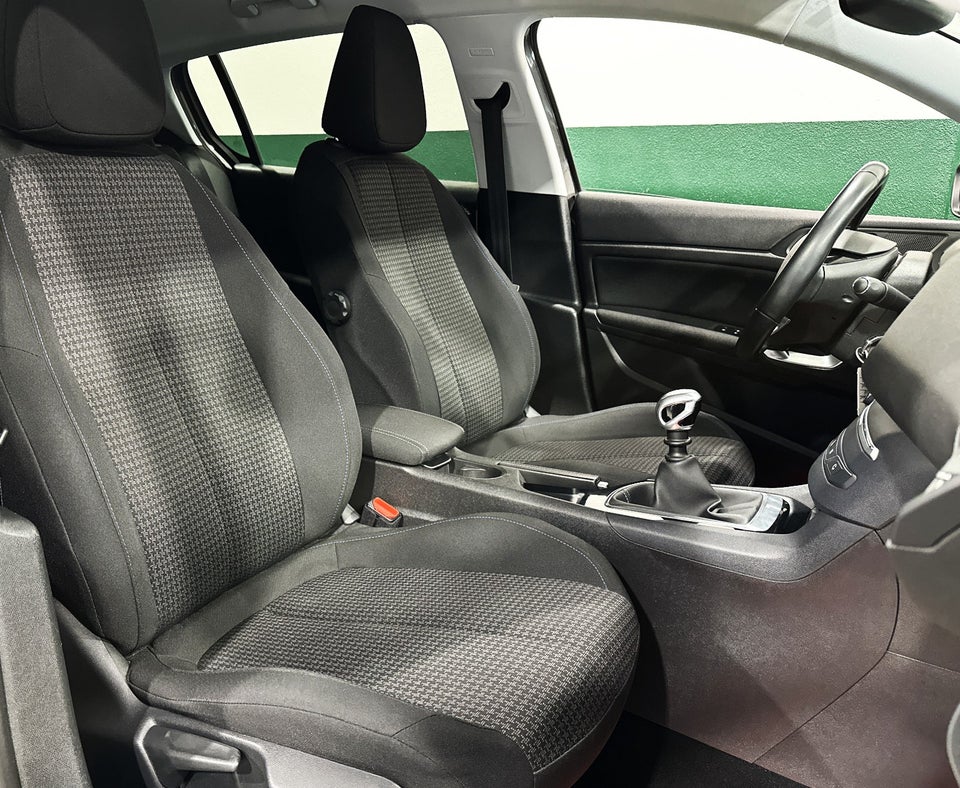 Peugeot 308 1,5 BlueHDi 130 Style 5d