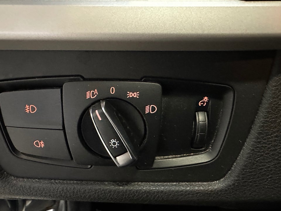 BMW 320d 2,0 Touring aut. 5d