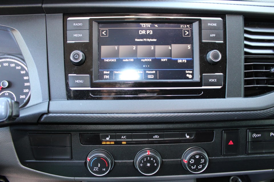 VW Transporter 2,0 TDi 110 Kassevogn lang