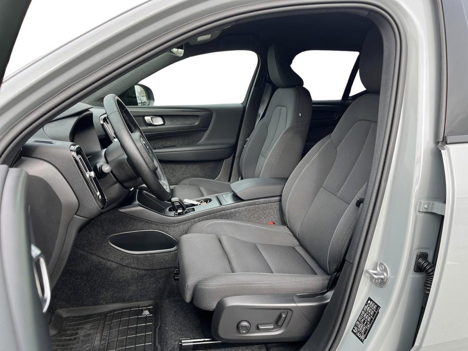 Volvo EX40 Extended Range Plus 5d