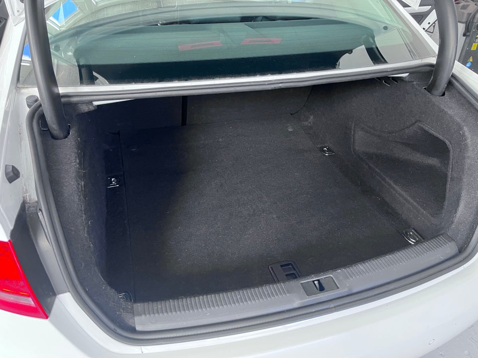 Audi A4 2,0 TFSi 211 quattro S-tr. 4d