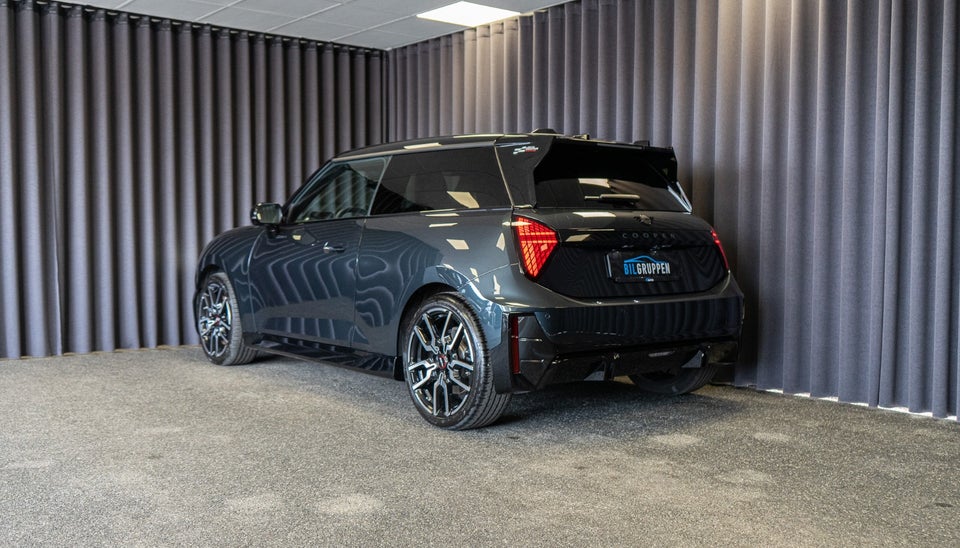 MINI Cooper E JCW Trim XL 3d