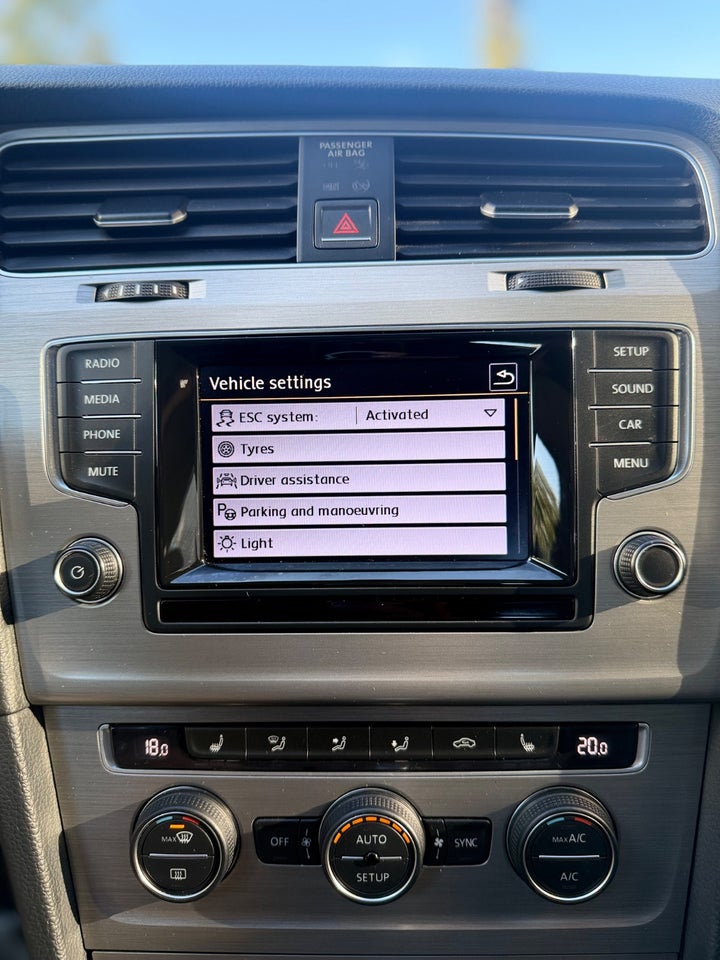 VW Golf VII 1,6 TDi 105 Highline DSG BMT 5d