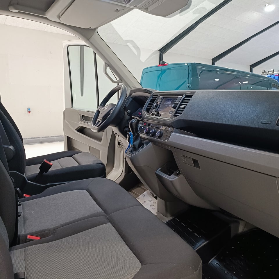 VW Crafter 35 2,0 TDi 177 Kassevogn L3H3 aut.