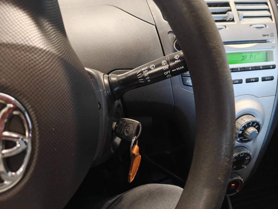 Toyota Yaris 1,0 Terra 5d