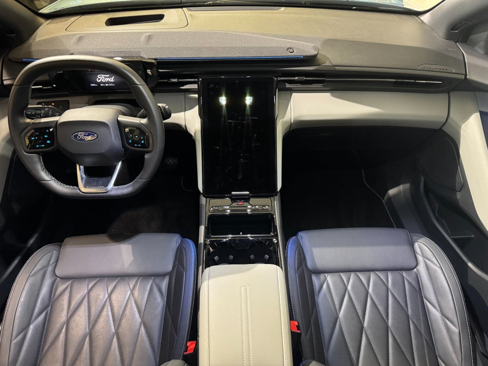 Ford Explorer 84 Premium Extended Range AWD 5d