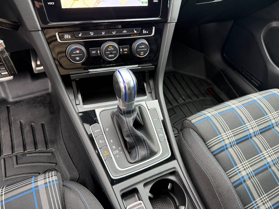 VW Golf VII 1,4 GTE DSG 5d