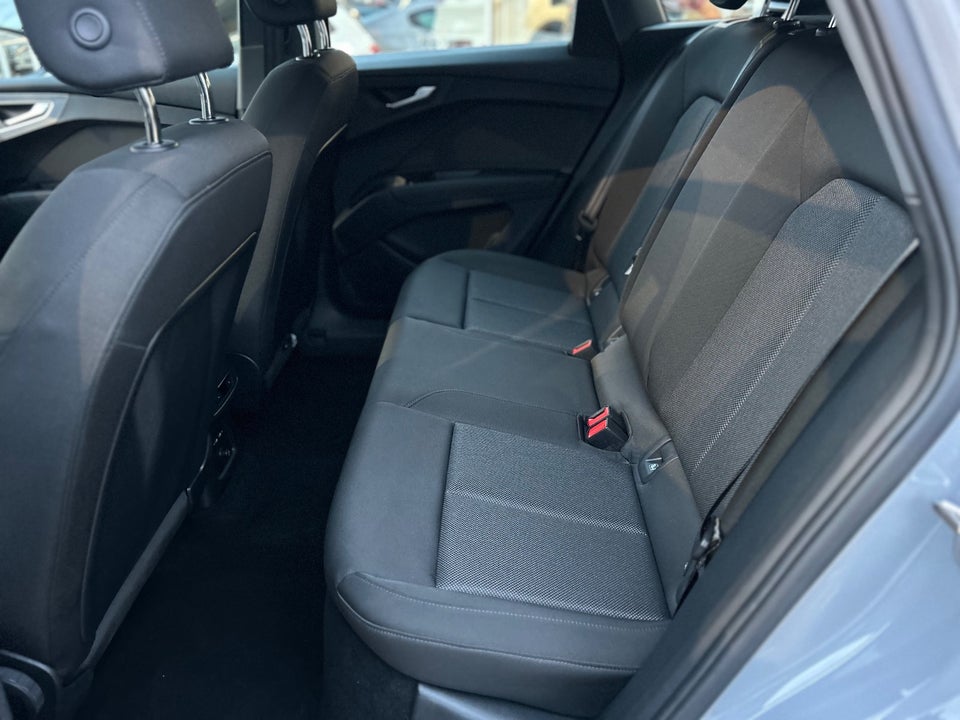 Audi Q4 e-tron 40  5d