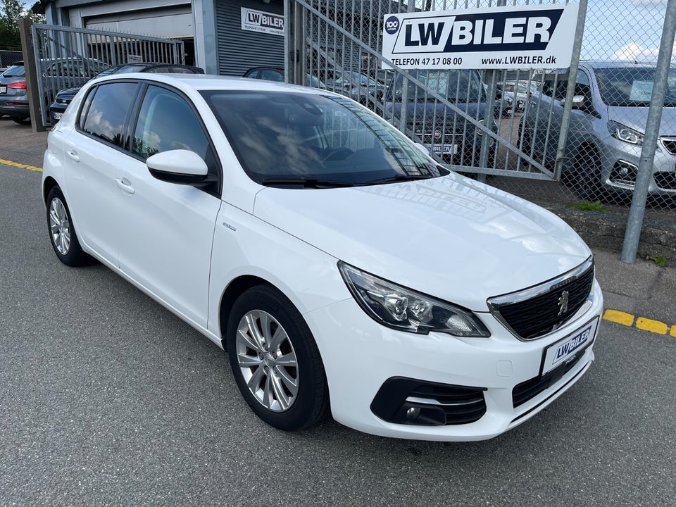 Peugeot 308 1,5 BlueHDi 130 Style 5d