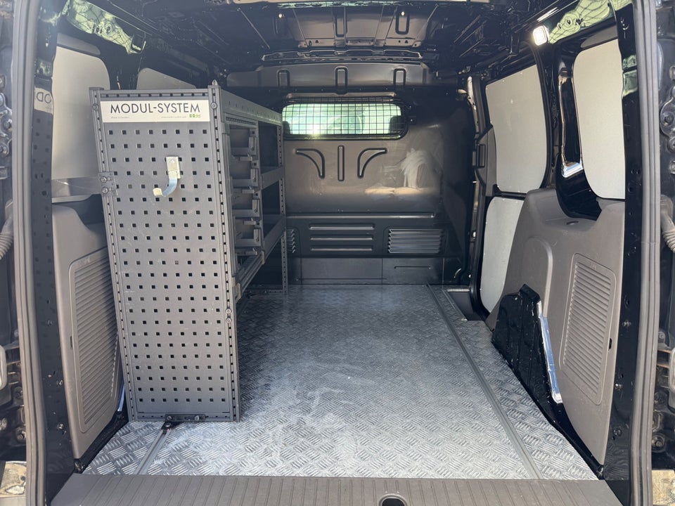 Ford Transit Connect 1,5 EcoBlue Active kort
