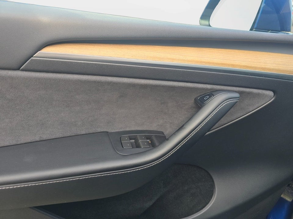 Tesla Model Y RWD 5d
