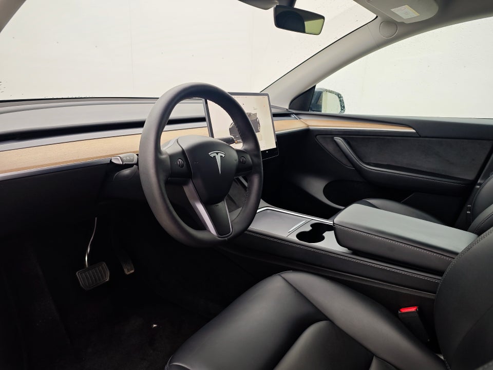 Tesla Model Y RWD 5d