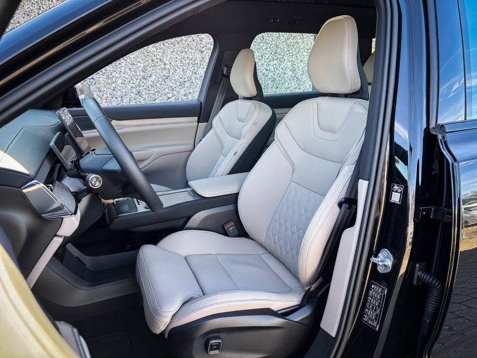 Volvo EX90 Plus 7prs 5d