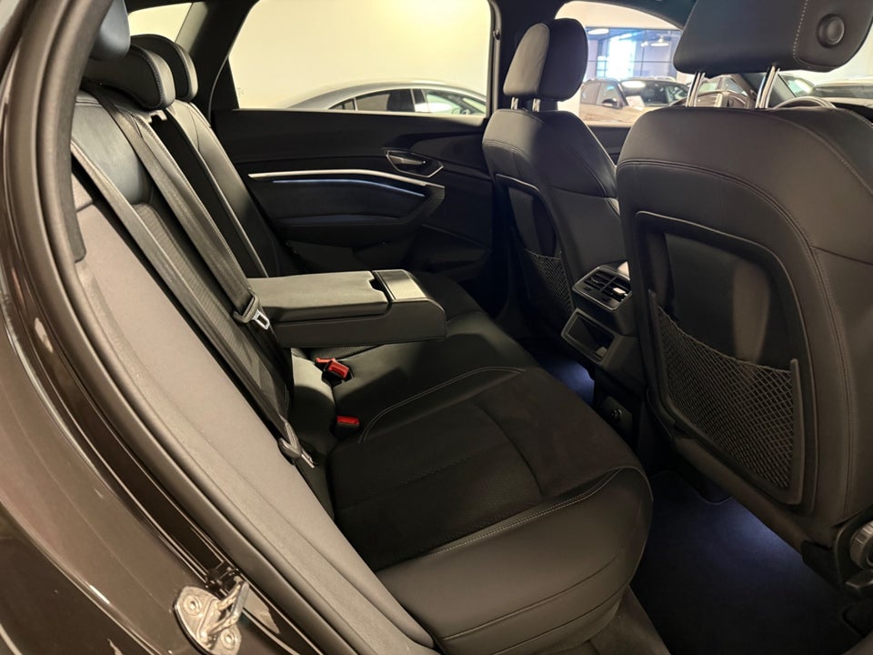 Audi Q8 e-tron 50 S-line quattro 5d