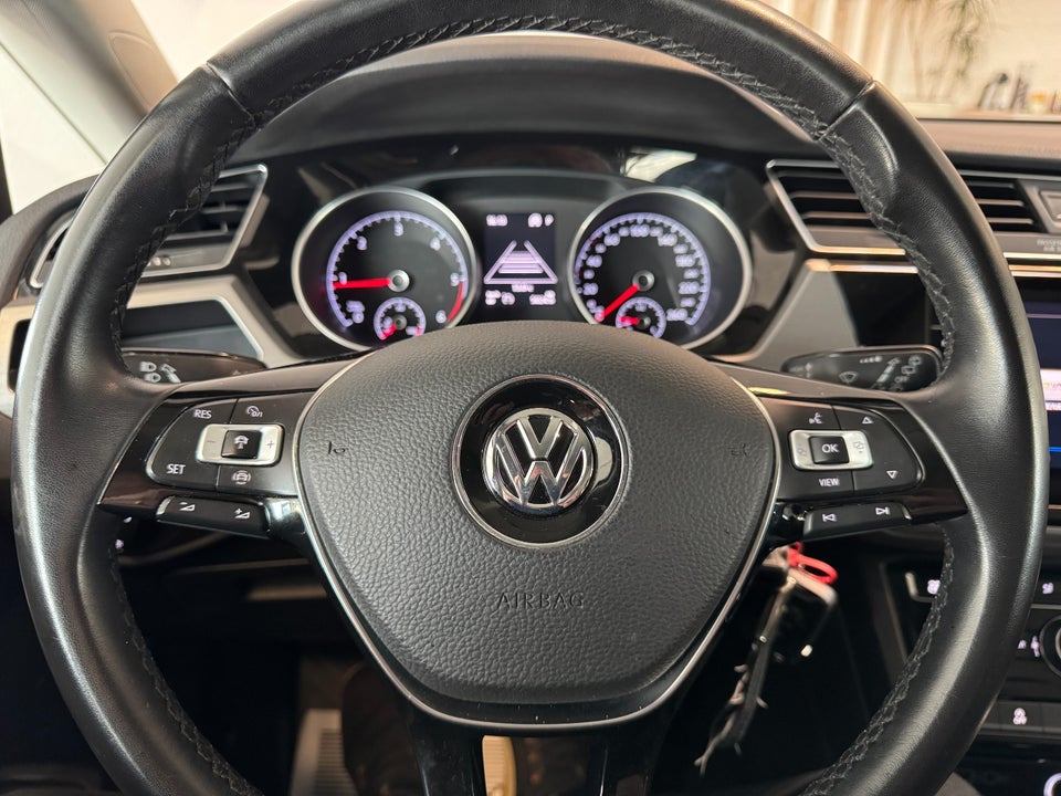 VW Touran 1,6 TDi 115 Comfortline DSG 7prs 5d