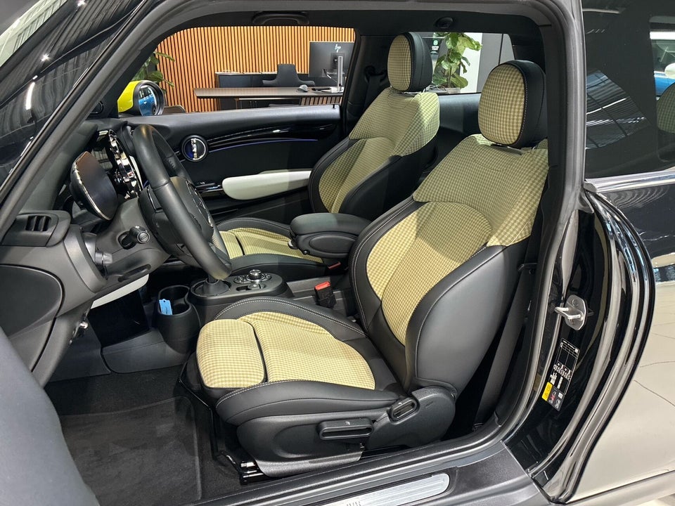 MINI Cooper SE Edition Premium Plus 3d