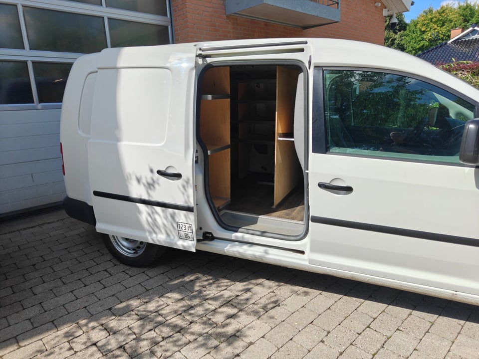 VW Caddy Maxi 1,6 TDi 102 Comfortline BMT Van 4d