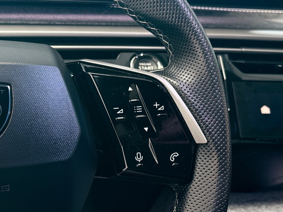 Peugeot e-3008 77 GT Pack 5d