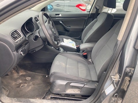 VW Golf VI 1,6 TDi 105 Comfortline Variant BMT 5d