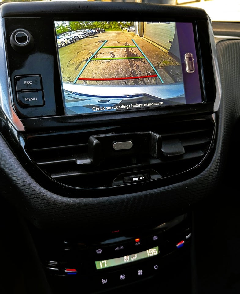 Peugeot 208 1,6 BlueHDi 100 Envy Sky 5d