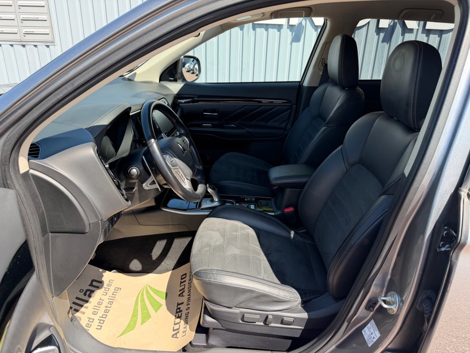 Mitsubishi Outlander 2,4 PHEV Inform CVT 4WD 5d