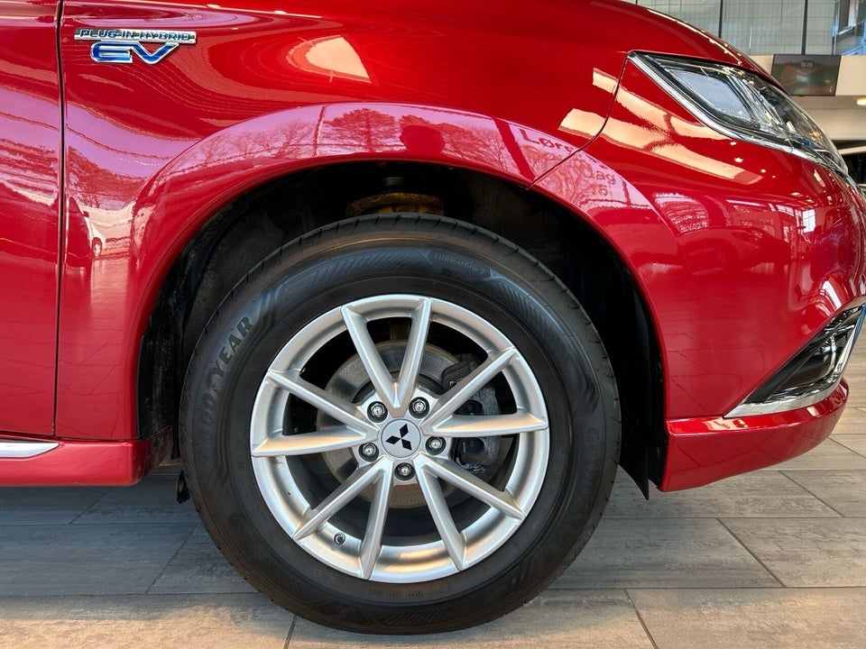 Mitsubishi Outlander 2,0 PHEV Instyle CVT 4WD 5d