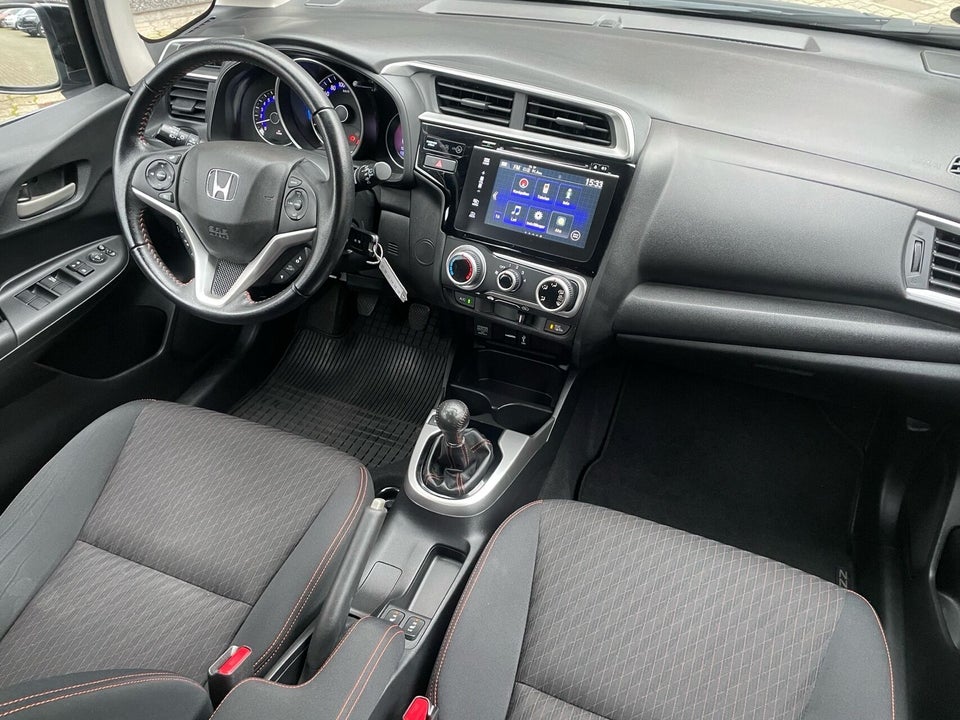 Honda Jazz 1,5 i-VTEC Dynamic 5d