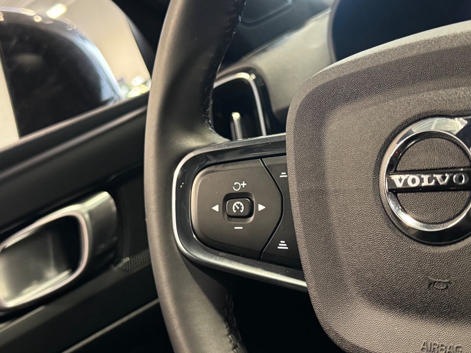 Volvo XC40 ReCharge Extended Range Plus 5d