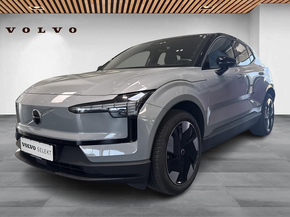 Volvo EX30 Extended Range Plus 5d