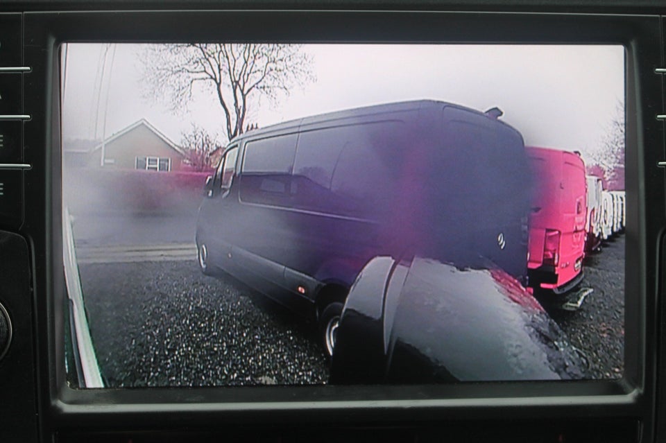 VW Crafter 35 2,0 TDi 140 Kassevogn L3H2 aut.