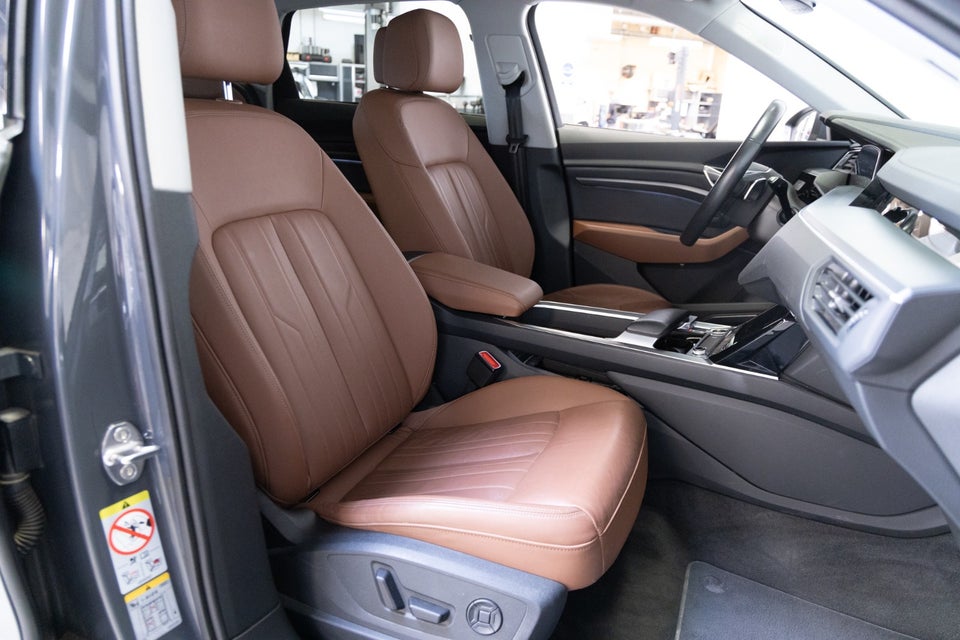 Audi Q8 e-tron 50 quattro 5d