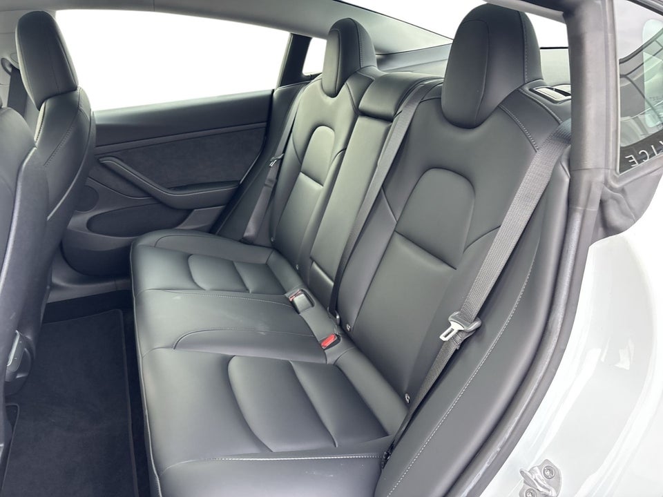 Tesla Model 3 RWD 4d