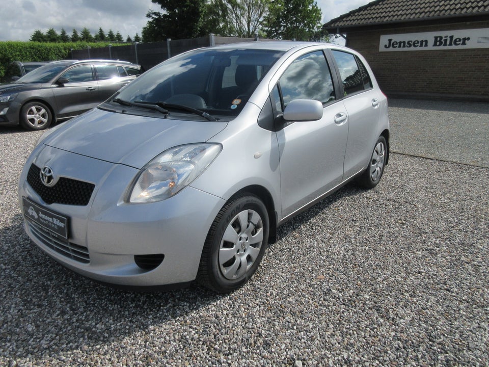 Toyota Yaris 1,3 Sol 5d