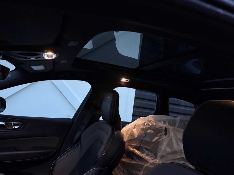 Volvo XC60 2,0 T8 390 R-Design aut. AWD 5d