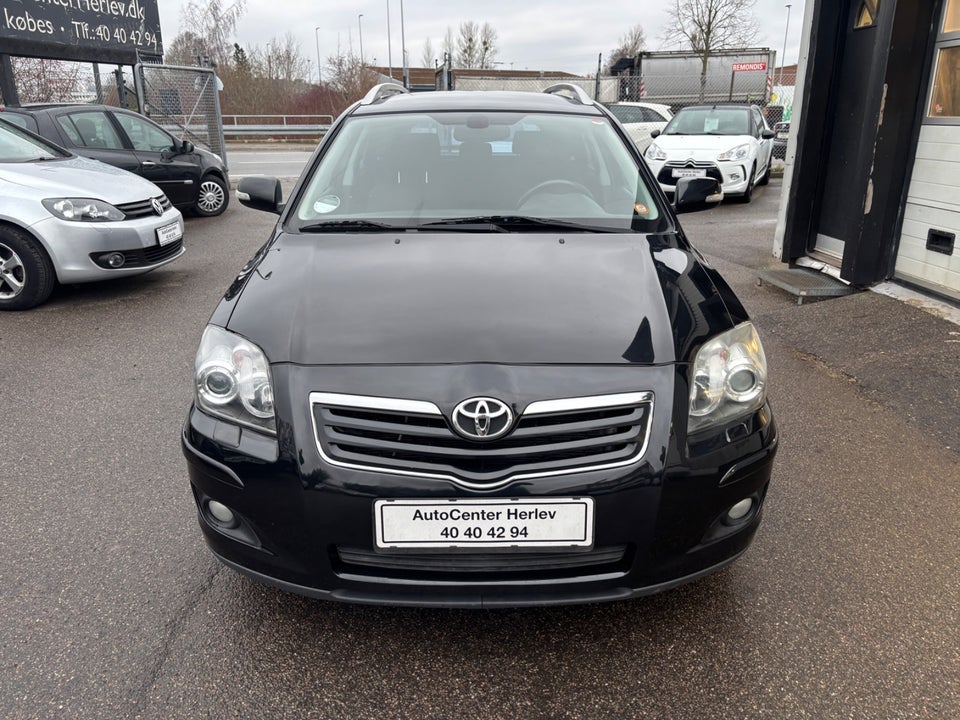 Toyota Avensis 2,0 D-4D Sol stc. 5d