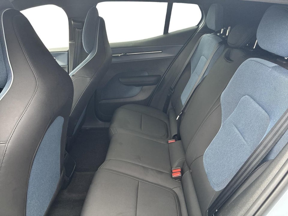 Volvo EX30 Extended Range Plus 5d