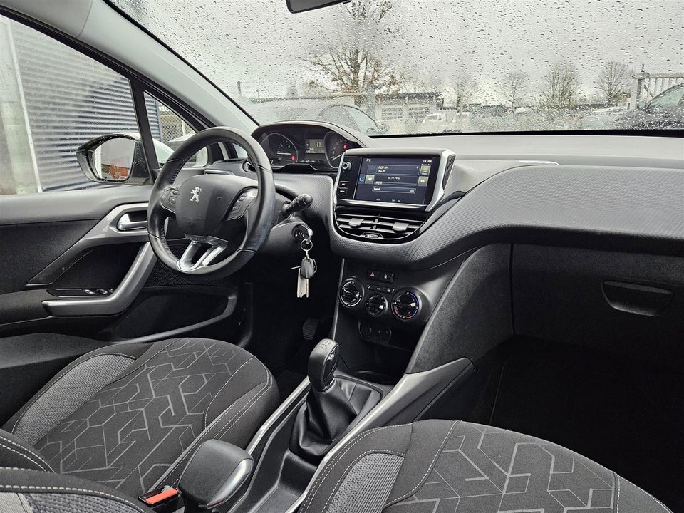 Peugeot 2008 1,2 VTi 82 Winter Edition 5d