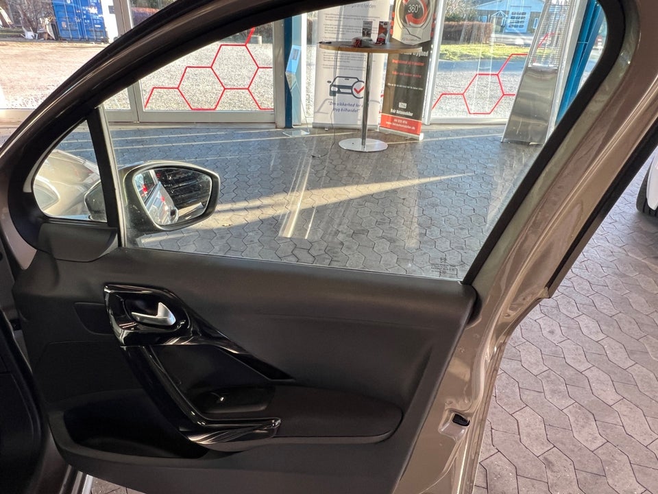 Peugeot 208 1,2 VTi Active 5d