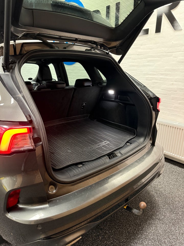 Ford Kuga 2,5 PHEV ST-Line X CVT 5d