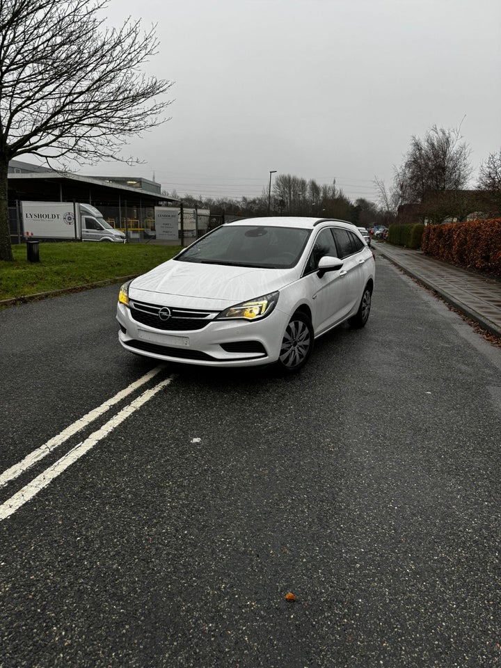 Opel Astra 1,6 CDTi 110 Enjoy Sports Tourer 5d