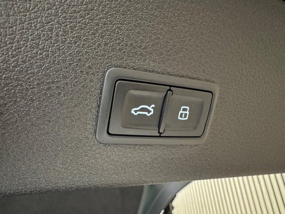 Audi e-tron 55 S-line Sportback quattro 5d