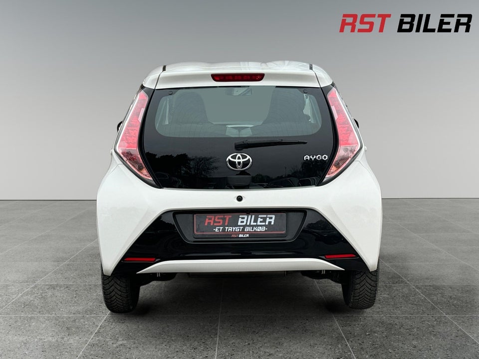 Toyota Aygo 1,0 VVT-i x-play 5d