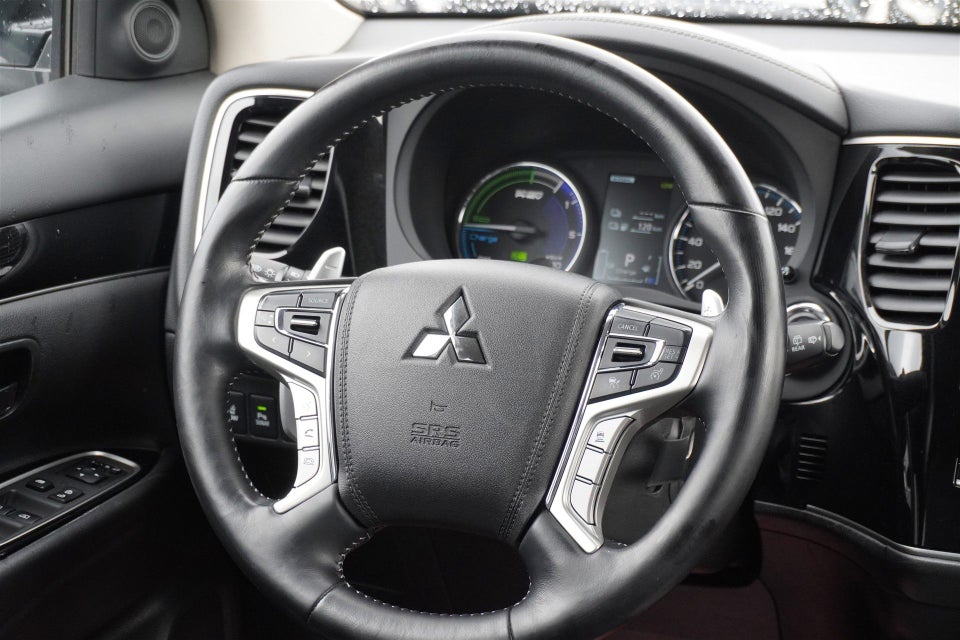 Mitsubishi Outlander 2,4 PHEV Intense CVT 4WD 5d