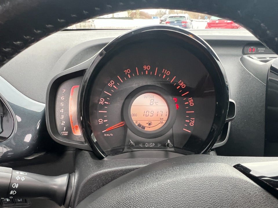 Toyota Aygo 1,0 VVT-i x-wave Sky 5d