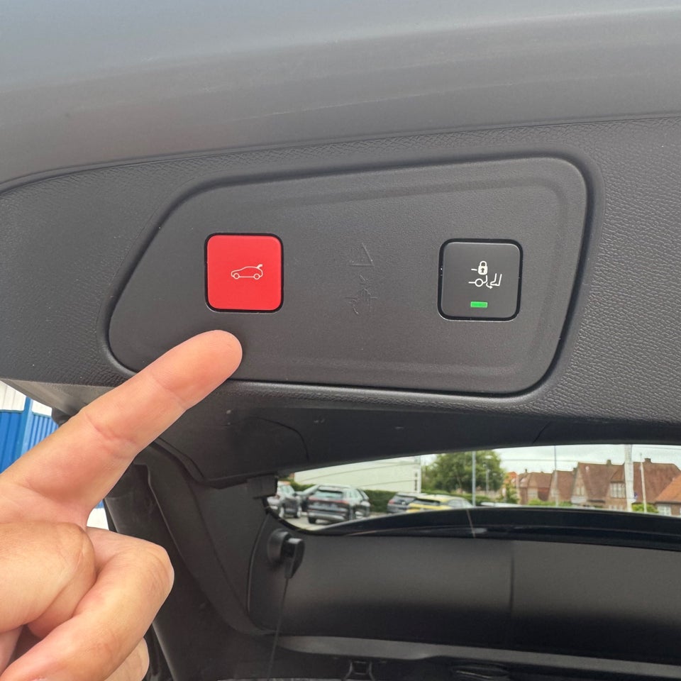 Peugeot 3008 1,6 Hybrid First Selection EAT8 5d