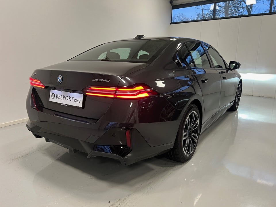 BMW i5 eDrive40 M-Sport 4d