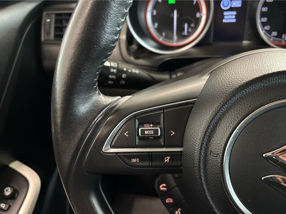 Suzuki Swift 1,0 Boosterjet SHVS Exclusive 5d